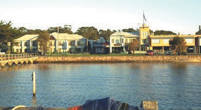 Victoria Lakes Entrance